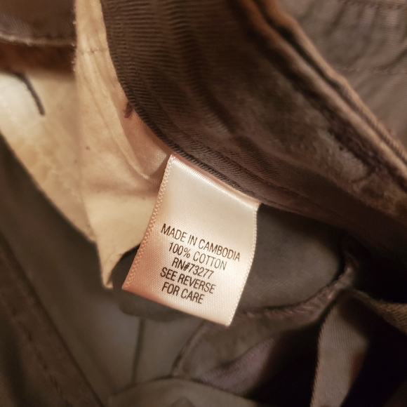 Two Pants Capri/Crop - Picture 3 of 13